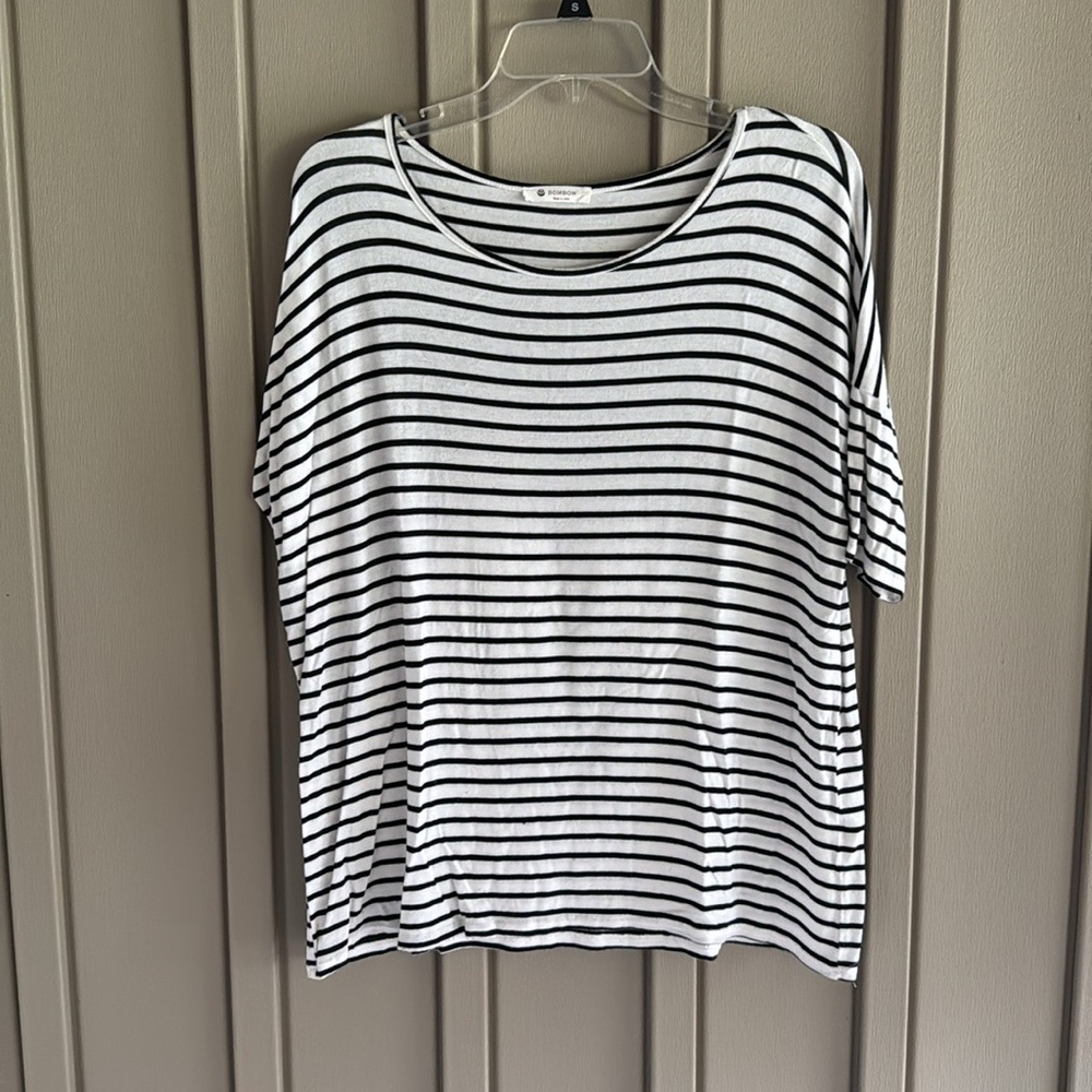 bombom Black & White Striped Short Sleeve Shirt size Small